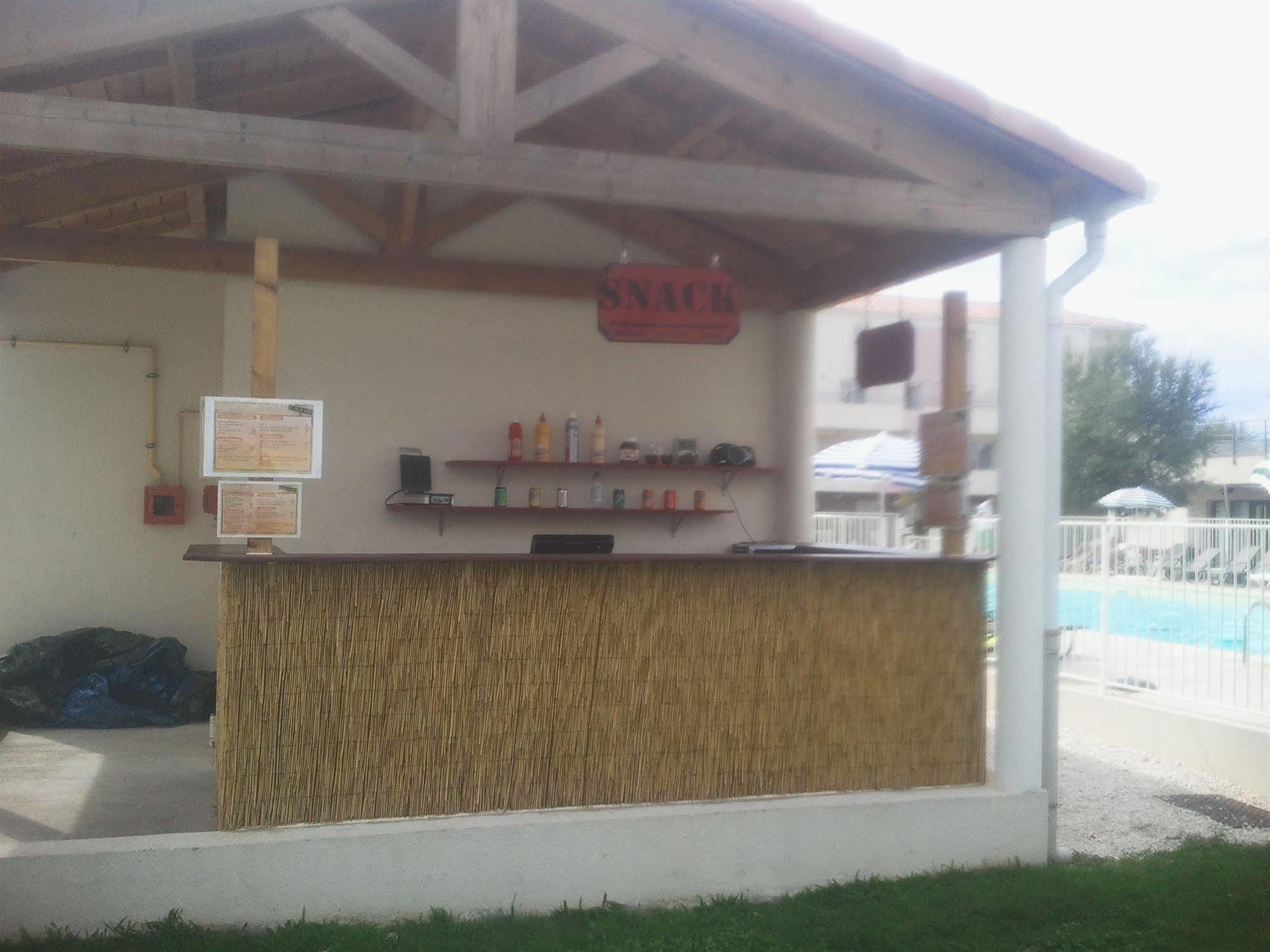 Vacanceole - Residence Cap Camargue Ле-Гро-дю-Руа Екстер'єр фото